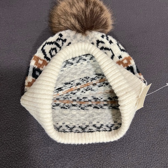 Cupcakes and cashmere cap - Picture 4 of 4